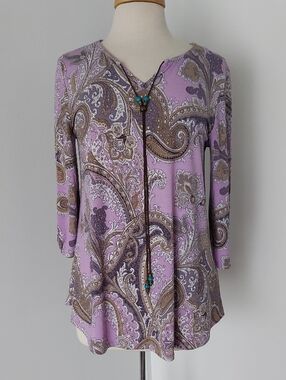 Honeyme Lavender Paisley V-Neck Tunic with Tassel Necklace